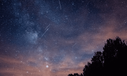 Bu Gece Gökyüzüne Bakın! Orionid Meteor Yağmuru Zirveye Ulaşacak