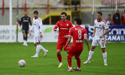 İstanbul yağmura teslim: Boluspor maçına ara verildi