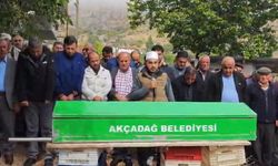 Kalp krizi geçirerek hayatını kaybeden anne ve oğlu defnedildi