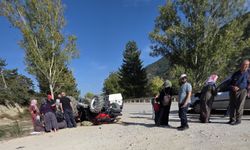 Bolu’da traktör ile ticari çarpıştı: 2 yaralı