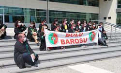 Bolu Barosu avukatları oturma eylemi yaptı