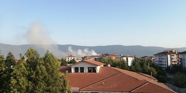 ÇATI KATINDA BAŞLAYAN YAGINDA PATLAMALAR MEYDANA GELDİ