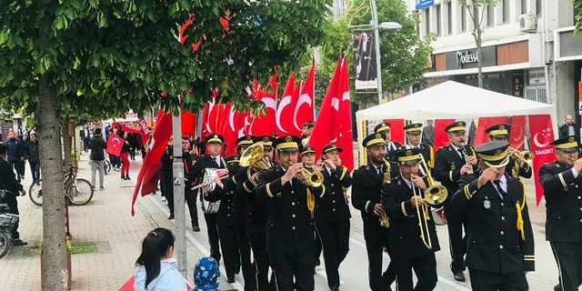 103'ÜNCÜ KEZ GURURLA KUTLADIK