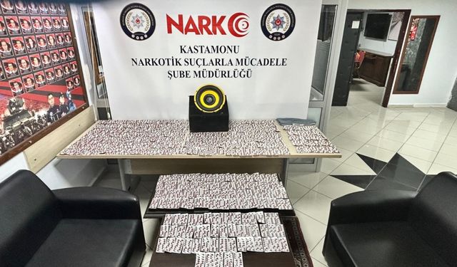 Kastamonu'da otomobilin hoparlöründe 5 bin 558 uyuşturucu hap ele geçirildi