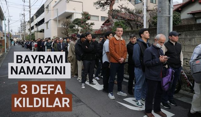 Bayram namazını 3 defa kıldılar