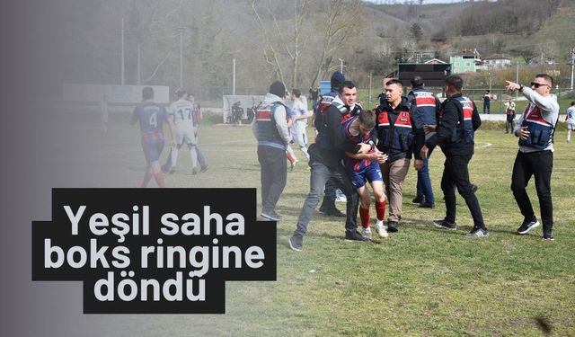 Yeşil saha boks ringine döndü: Tekme, yumruk ve küfürler havada uçuştu
