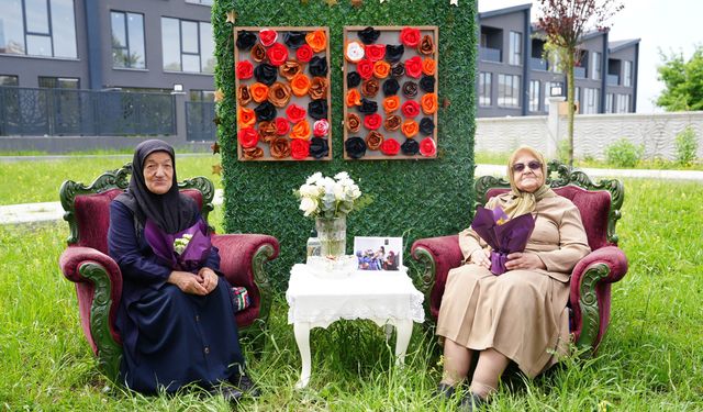 Alzheimer Merkezindeki anneler unutulmadı