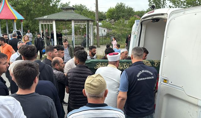 Feci kazada hayatını kaybetmişti: Motosiklet tutkunu genç kadın, son yolculuğuna uğurlandı