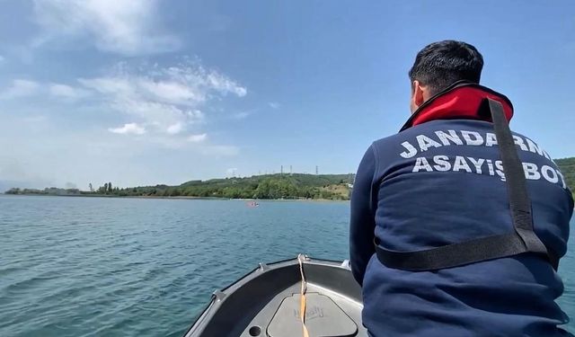 Pedallı kanodan düşen 3 kişi ölümün kıyısından son anda kurtarıldı