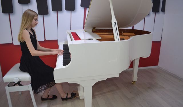 'Mutlak kulak' Aylin, Türkiye'nin kültürünü ve müzikal zenginliğini dünyaya tanıtmak istiyor