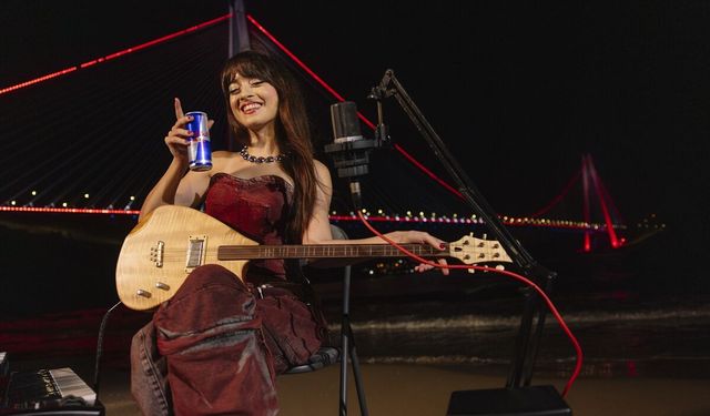 Red Bull 60 Seconds'ın yeni konuğu Melis Fis oldu
