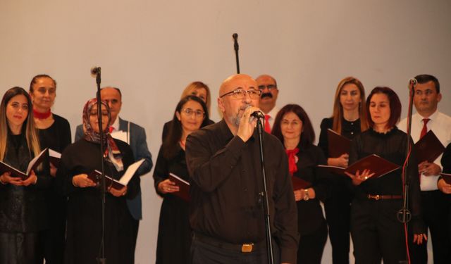 Gerede’de öğretmenler günü türkü gecesi düzenlendi