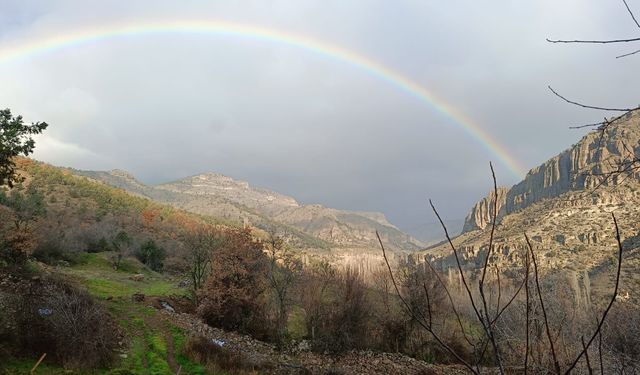 Kınıkçı Kanyonu, gökkuşağıyla güzelleşti!