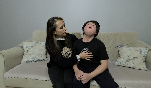 Bu hastalığa çare bulamadılar! 8 senedir öksürüyor