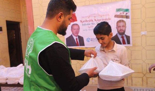 Kocaeli Büyükşehir Belediyesi, Rakka'da günlük 1000 kişilik iftar veriyor