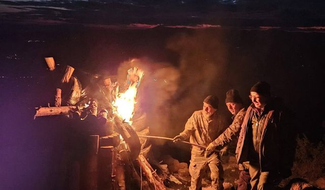 Bolu’da, 500 yıllık nevruz ateşi yakıldı! Baharı karşıladılar!