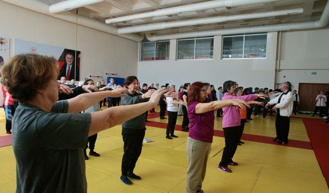 Bolu'da 65 yaş üstü bireyler, tai chi ile destekleniyor