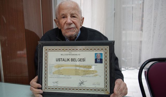 100 yaşındaki dönerci, 84 yıldır mesleği yapıyor