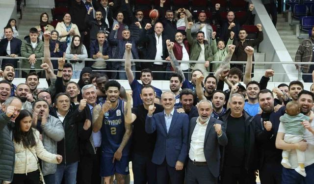 Çayırova Belediyesi sezonu şampiyon tamamladı