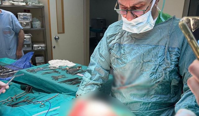 Kilo vermek için hastaneye giden çocuktan 3,5 kiloluk kist çıktı