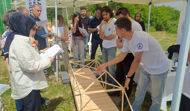 Mühendislik öğrencileri Sakarya'da 'ahşap köprü' yarışmasında buluştu