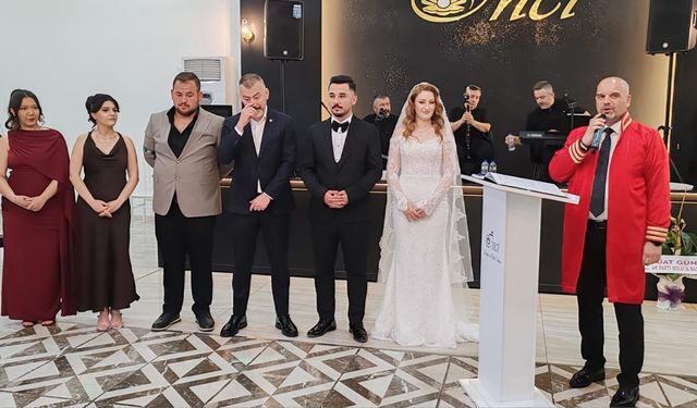 Erdoğdu ve Uslu ailelerinin mutlu günü
