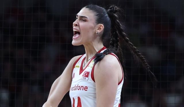 A Milli Kadın Voleybol Takımı’nda Karmen Aksoy şoku!