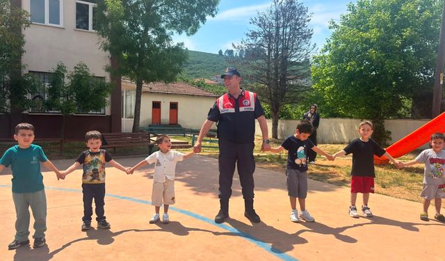 Sakarya'da jandarma ekiplerinden minik öğrencilere çevre bilinci eğitimi