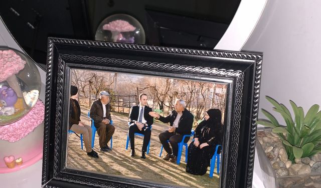 Bolulu kaymakam çok sevildi! Fotoğrafları evlere asılıyor