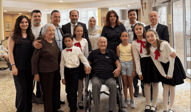 Türkiye'ye örnek vefa: Darüşşafaka'da duygu dolu buluşma