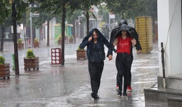 Sağanak hayatı olumsuz etkiledi