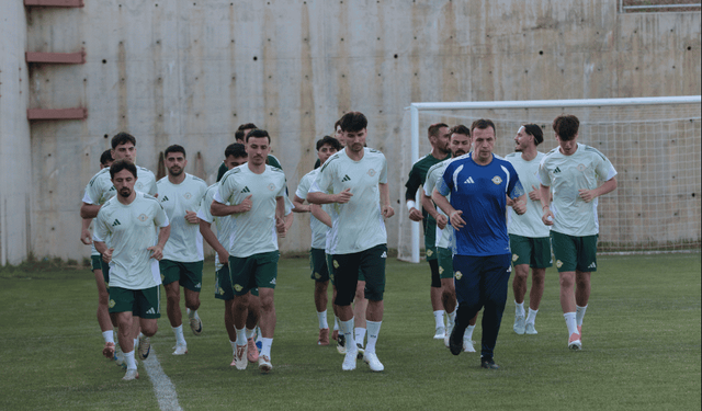 1.ligin finalisti Esenler Erokspor, Bolu'da kampa girdi