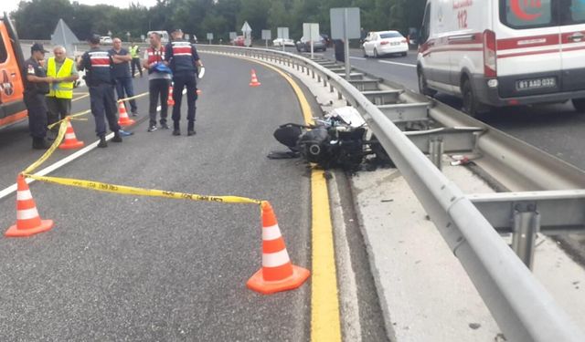 Bariyerlere çarpan motosikletin sürücüsü hayatını kaybetti