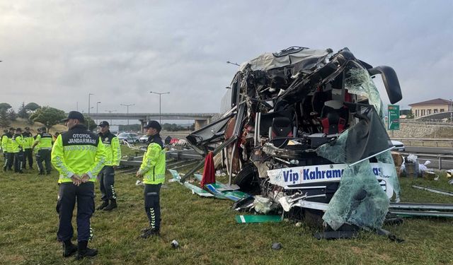 Bolu'da yolcu otobüsü kaza yaptı: 15 yaralı