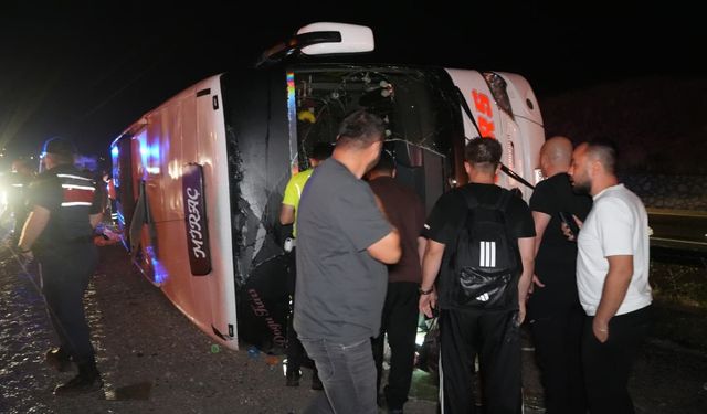 Can pazarı şehirlerarası otobüs devrildi 40 kişi yaralandı
