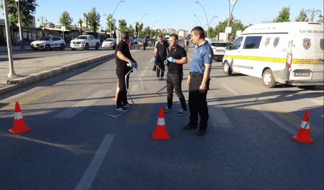 Otomobilin çarptığı kadın hayatını kaybetti