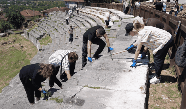 Konuralp Antik Tiyatro restorasyona hazırlanıyor