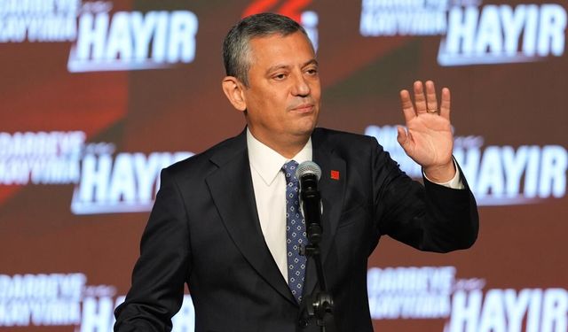 Özgür Özel grup toplantısında CHP'ye veda ediyor