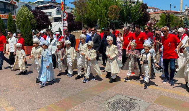 Bolu'da ihtiyaç sahibi çocuklar için sünnet şöleni düzenlendi