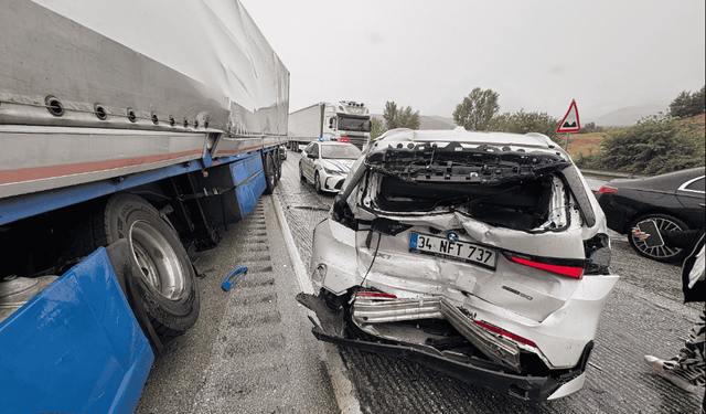 Trafik canavarı yağışlı havayı fırsatı bildi 1 ölü 12 yaralı