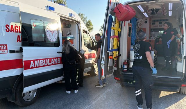 Bolu'da motosikletle otomobil çarpıştı: 2 yaralı