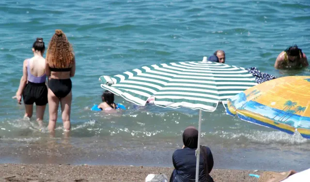 Akçakoca’da sahile kırmızı bayrak çekildi