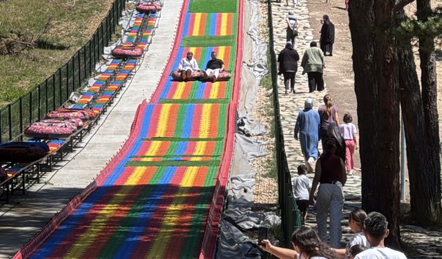 Bolu’da renkli kaydırağı, on binlerce kişi ziyaret etti