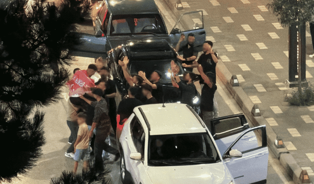 Trafiği kapatıp meşale yakan asker konvoyuna ceza yağdı
