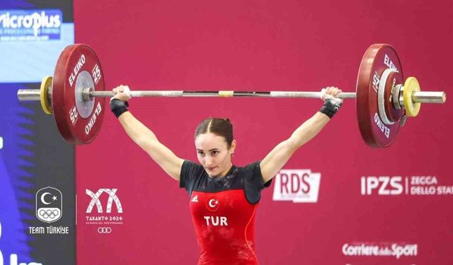 Cansel Özkan altını boynuna geçirdi
