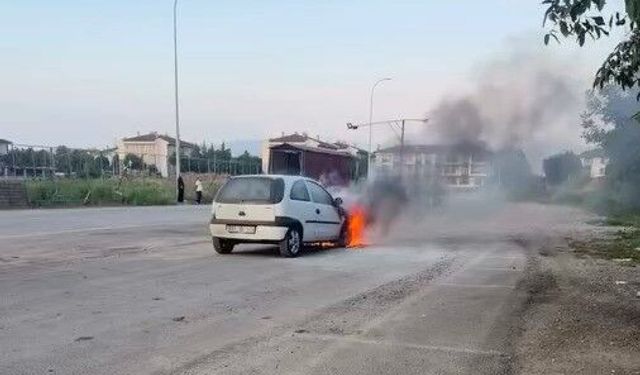 Otomobil yangını büyümeden söndürüldü