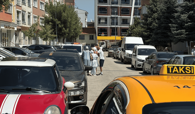 Hamur makinesine kaptırdığı eli bileğinden koptu