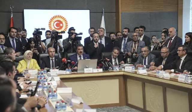 Türkiye’nin konuştuğu yasa kabul edildi 18 saat sürdü milletvekilleri arasında tansiyon yükseldi
