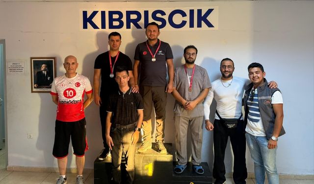 Kıbrıscık'ta bilek güreşi heyecanı: Şampiyon Hüseyin Aymaz oldu