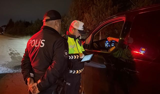 D-100’de polis ekiplerinden geniş çaplı denetim